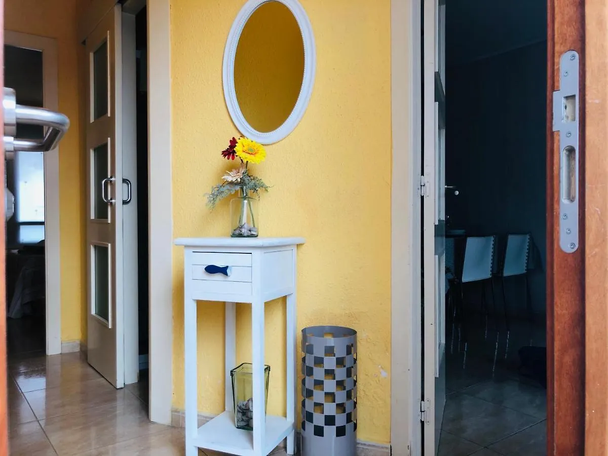Acogedor apartamento con terraza en Blanes Apartamento