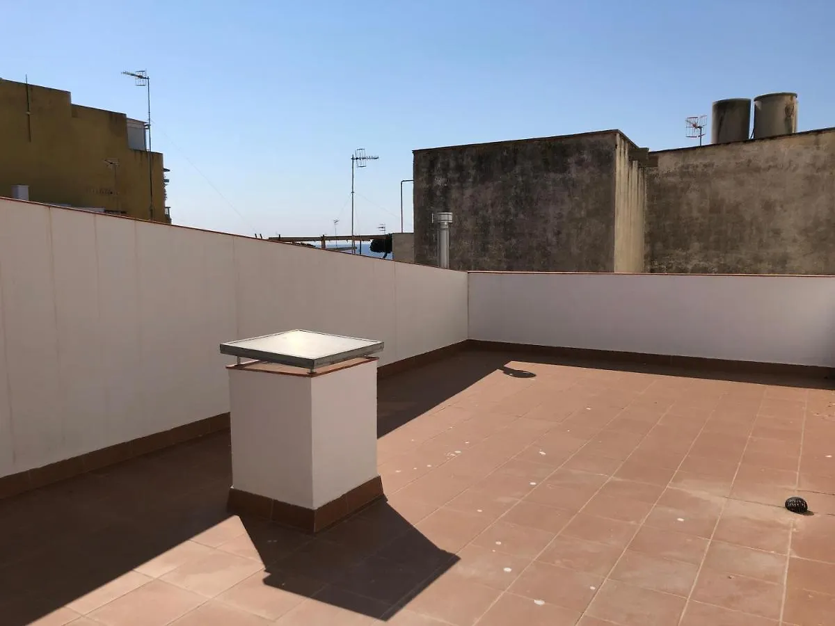 Acogedor Apartamento Con Terraza En Blanes Appartement