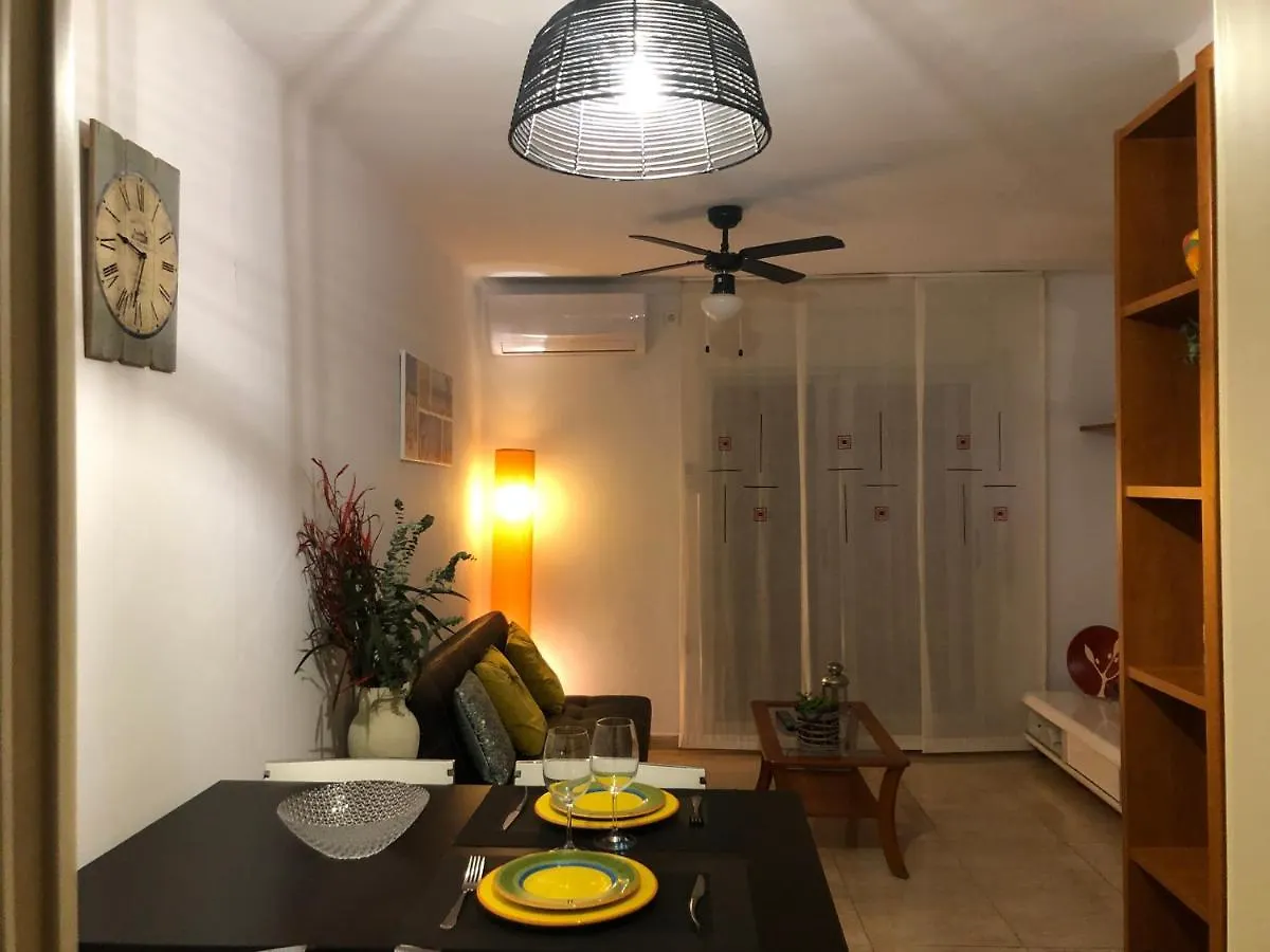 Acogedor apartamento con terraza en Blanes Apartamento