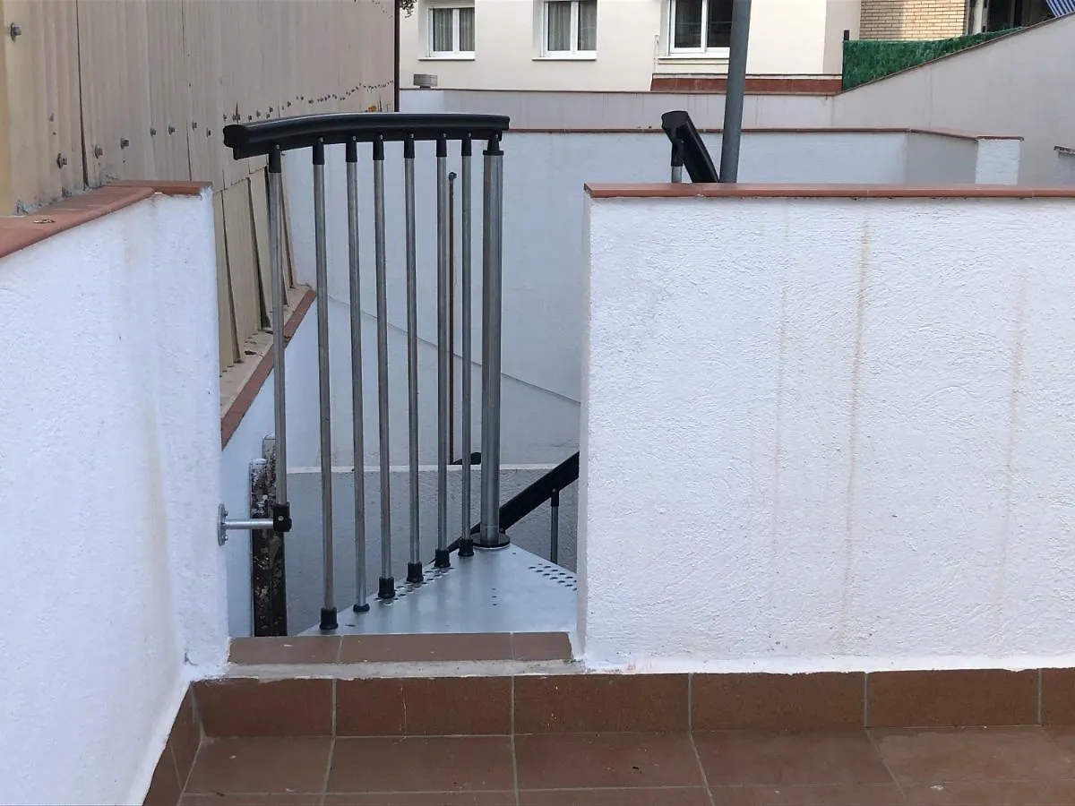 Acogedor apartamento con terraza en Blanes Apartamento